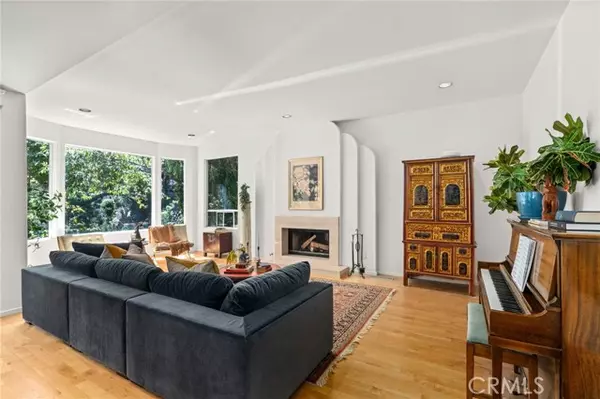 Beverly Hills, CA 90210,10055 Reevesbury Drive