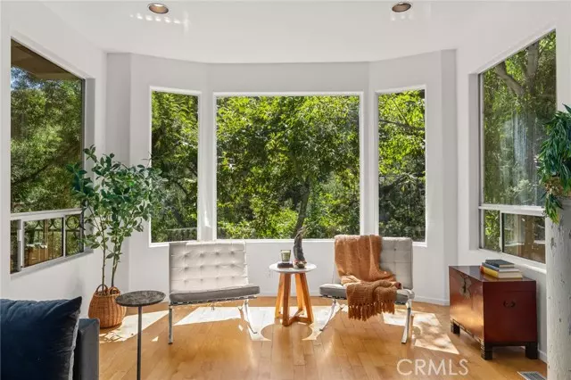 Beverly Hills, CA 90210,10055 Reevesbury Drive