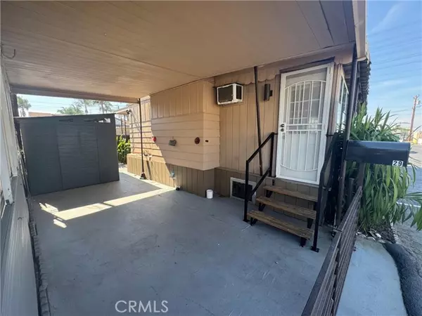 Bellflower, CA 90706,8819 Park #29