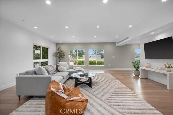 Sherman Oaks, CA 91401,14157 Tiara Street #101