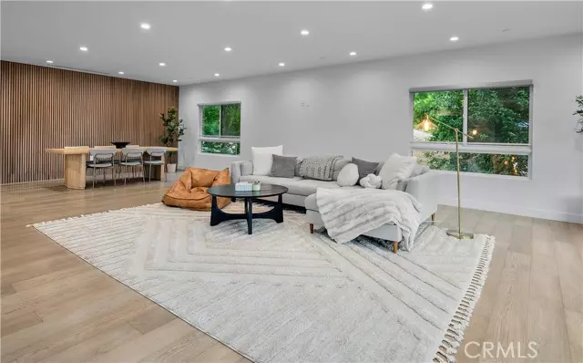 Sherman Oaks, CA 91401,14157 Tiara Street #101