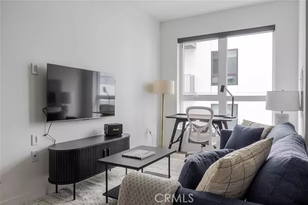 San Pedro (los Angeles), CA 90731,511 S Harbor #815