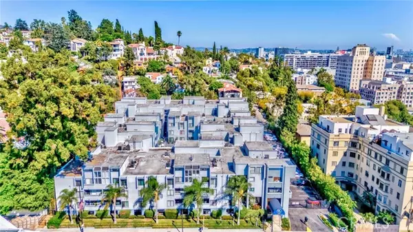 Los Angeles, CA 90068,1940 N Highland Avenue #66