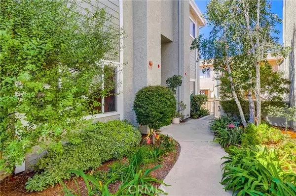 Redondo Beach, CA 90278,609 Meyer Lane #11