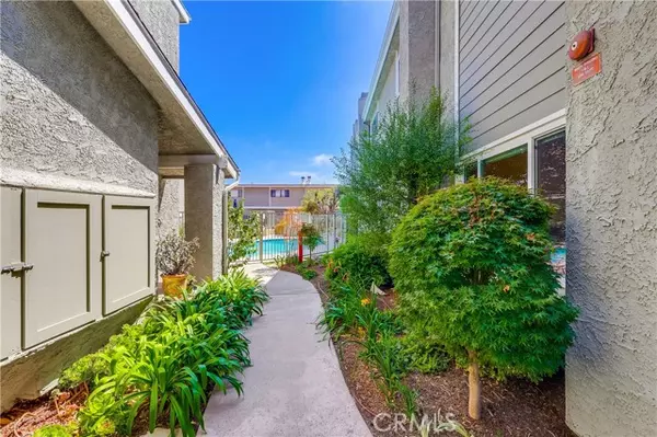 Redondo Beach, CA 90278,609 Meyer Lane #11