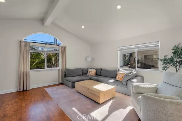 Redondo Beach, CA 90278,2213 Carnegie Lane #A