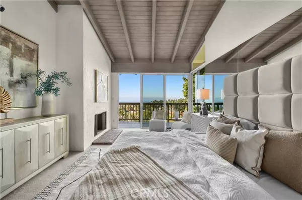 Palos Verdes Estates, CA 90274,1308 Via Coronel