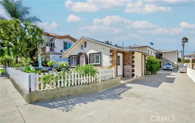 2227 Mathews Avenue, Redondo Beach, CA 90278