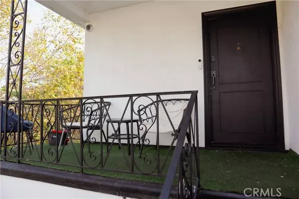 Los Angeles, CA 90019,1247 S Sycamore Avenue