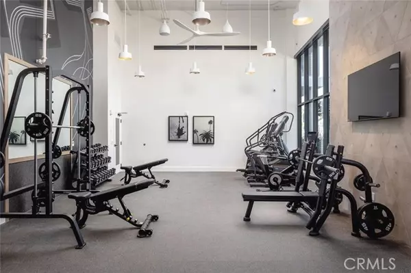 San Pedro (los Angeles), CA 90731,511 S Harbor #615