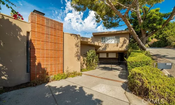 Los Angeles, CA 90049,1387 Casiano