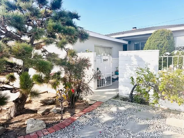 1441 W 152nd St, Gardena, CA 90247