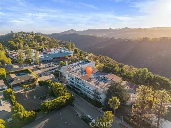 Los Angeles, CA 90077,2345 Roscomare #302