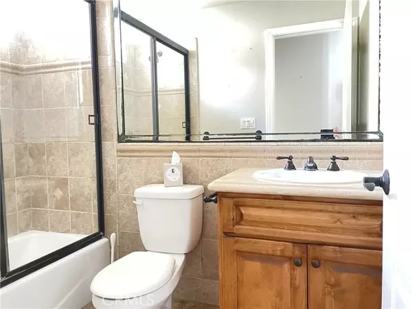 Redondo Beach, CA 90277,520 N Elena #B