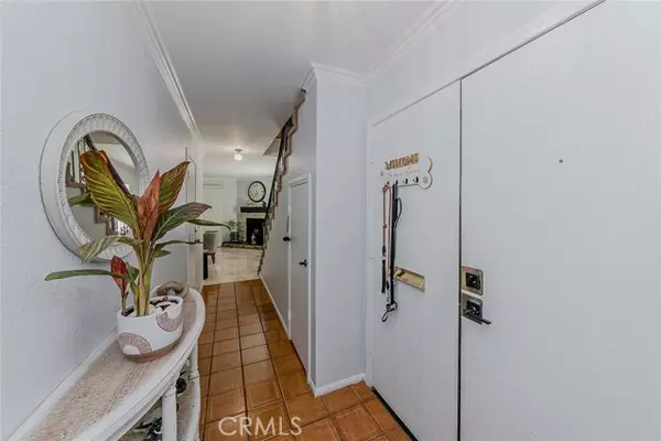 Hawthorne, CA 90250,14002 Cerise