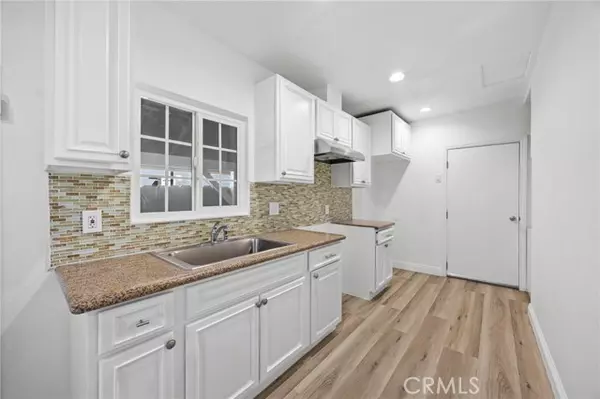 Los Angeles, CA 90011,5808 Hooper Ave