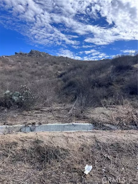 17401 La Sierra, Riverside, CA 92503