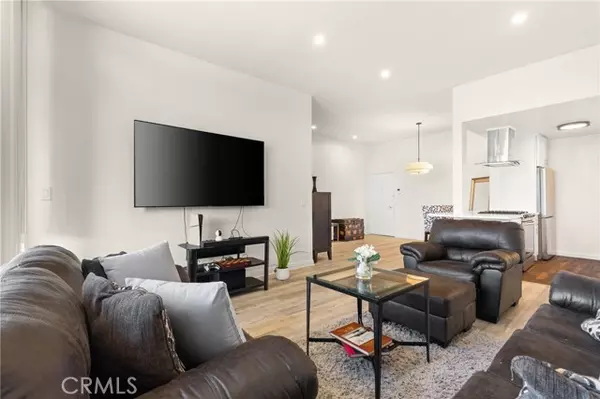 Inglewood, CA 90302,855 Victor #111