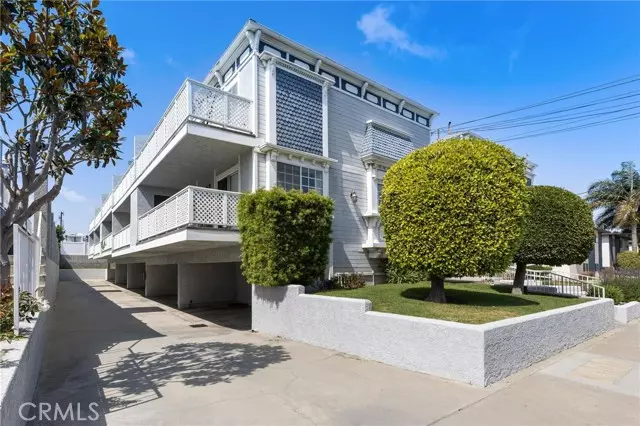 1421 12th Street #4, Manhattan Beach, CA 90266