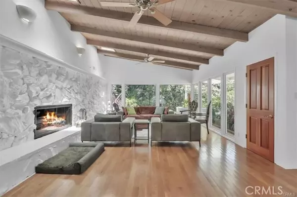 Beverly Hills, CA 90210,9466 Hidden Valley Place