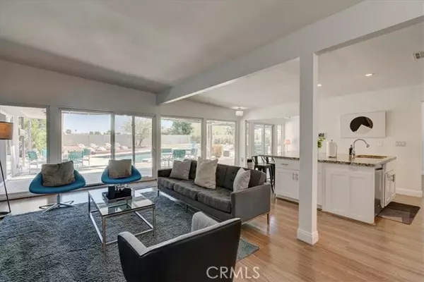 Palm Springs, CA 92262,2922 N Farrell