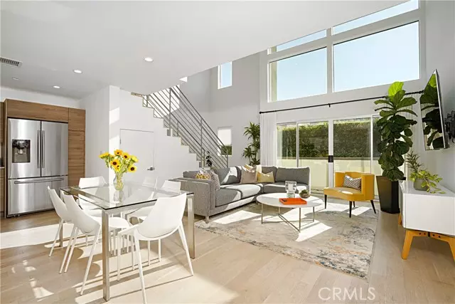 Los Angeles, CA 90019,5409 W Wilshire Vista Lane