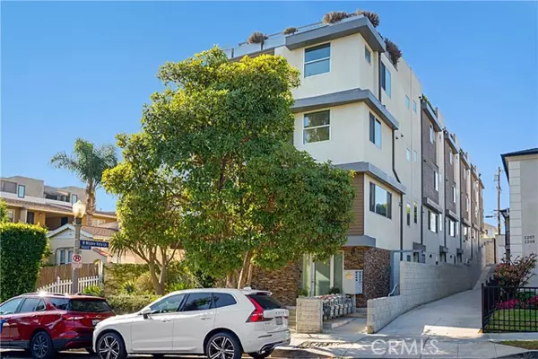 Los Angeles, CA 90019,5409 W Wilshire Vista Lane