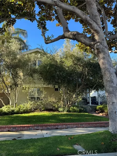 Redondo Beach, CA 90277,1237 S Gertruda