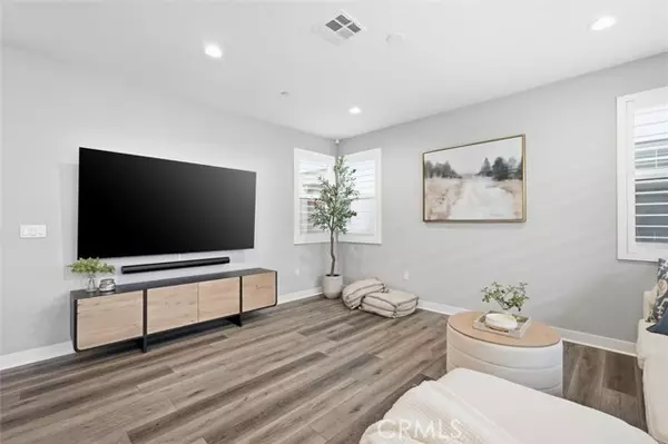 Gardena, CA 90249,2144 Swallowtail Walk