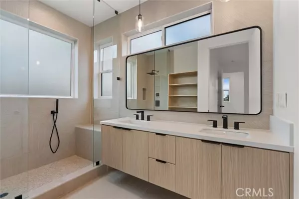 North Hollywood (los Angeles), CA 91606,11410 W Calvert Street