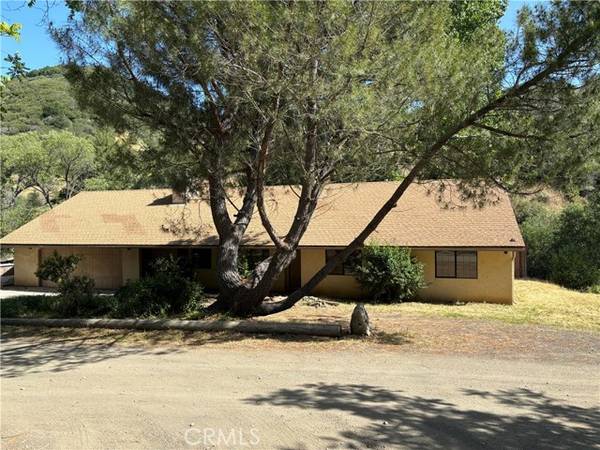 9031 Tassajara Creek Road, Santa Margarita, CA 93453