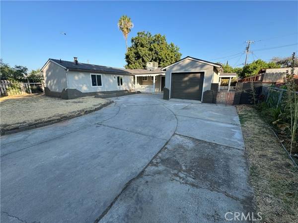 2329 E Indianapolis Avenue, Fresno, CA 93726