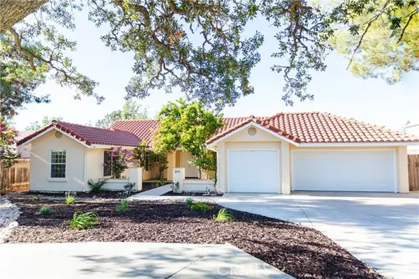 215 Meadowlark Road, Paso Robles, CA 93446