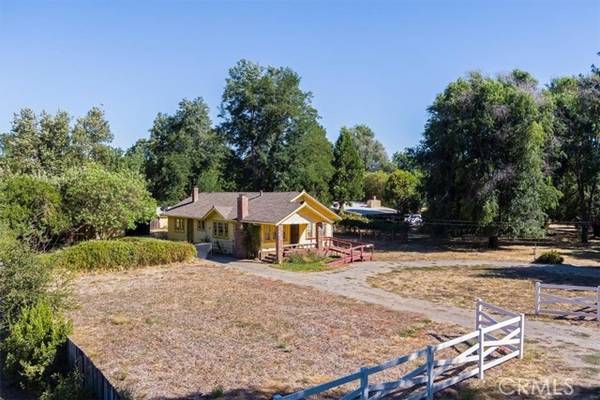 17255 Walnut Avenue, Atascadero, CA 93422