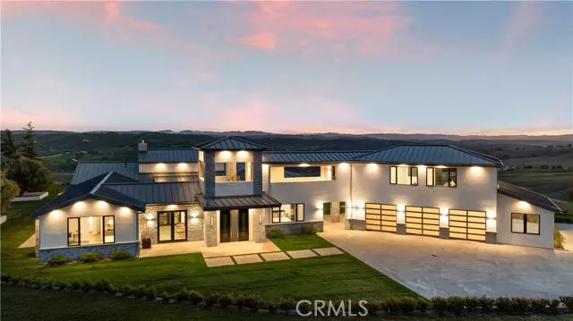 Paso Robles, CA 93446,888 Camino Vina