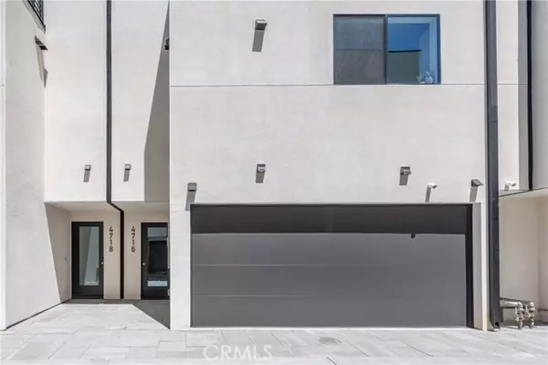 4718 village court lane, Valley Village, CA 91607