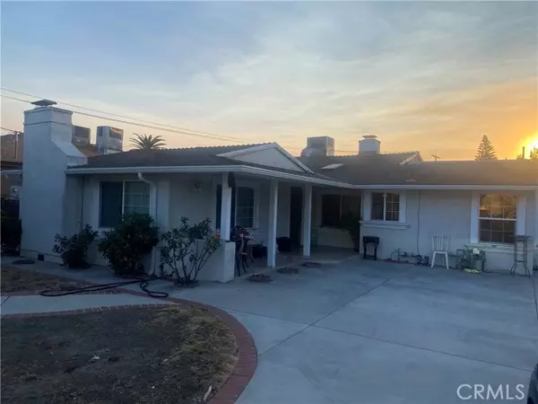 6711 Varna Avenue, Van Nuys (los Angeles), CA 91401