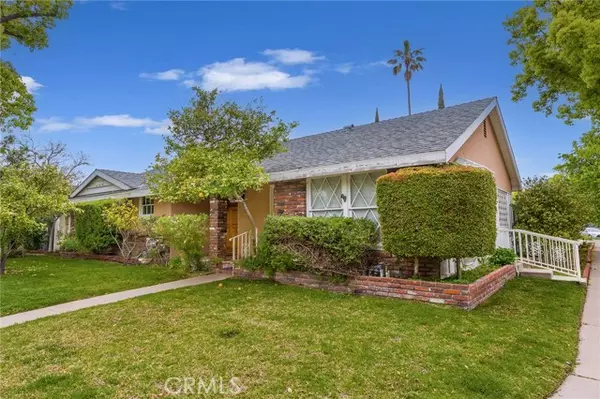 17405 Lull Street, Northridge (los Angeles), CA 91325