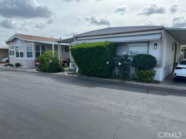 8811 Canoga #321, Canoga Park (los Angeles), CA 91304