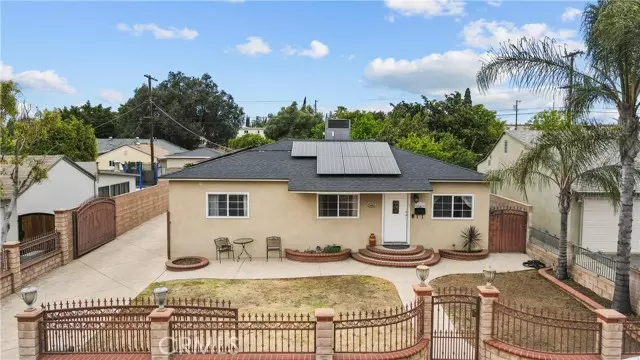 Panorama City (los Angeles), CA 91402,8843 Tyrone Avenue