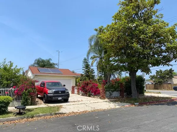 7557 Genesta Avenue, Van Nuys (los Angeles), CA 91406