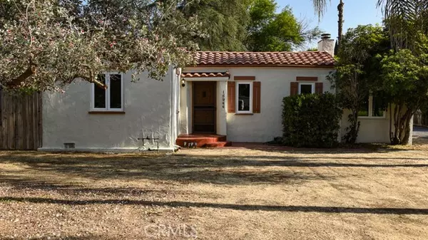 15944 Hart Street, Van Nuys (los Angeles), CA 91406