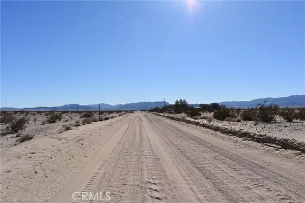 1 Shadow Mountain Rd & Finery, Twentynine Palms, CA 92277