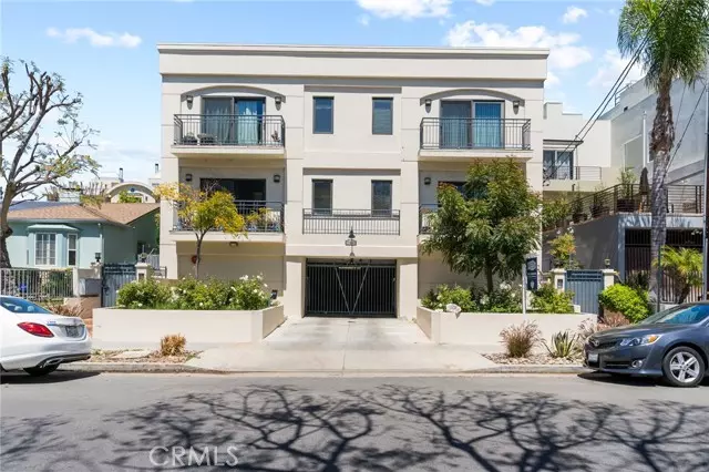 Studio City (los Angeles), CA 91604,11855 Laurelwood Drive #4