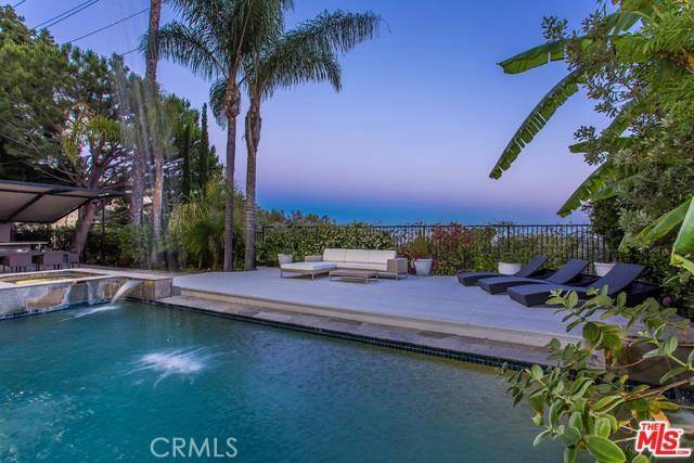 7218 Mulholland Drive, Los Angeles, CA 90068