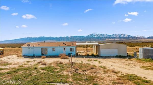 21001 E Avenue U, Llano, CA 93544