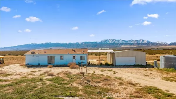 21001 E Avenue U, Llano, CA 93544