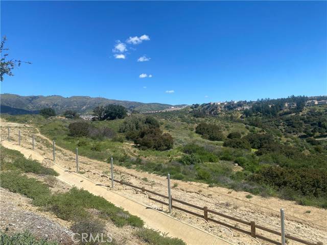2 Coya Trail, Chatsworth (los Angeles), CA 91311