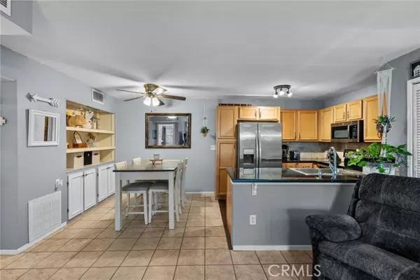 Newhall (santa Clarita), CA 91321,25031 Peachland Avenue #165