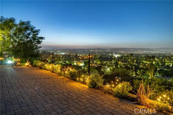 Calabasas, CA 91302,22957 De Kalb Drive